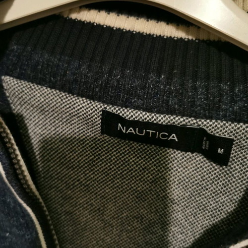 Nautica wool sweater size medium like new, blue