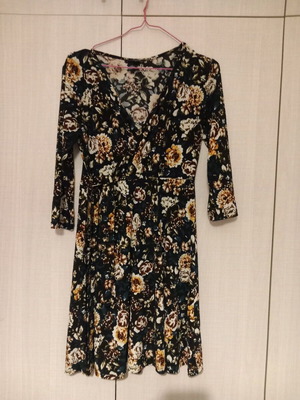 Airy dress with belt size S like new