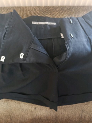 Zara shorts Medium black like new