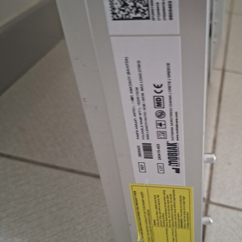Foldable Anti-Slip Wheelchair Ramp 91cm Like New, suitcase style