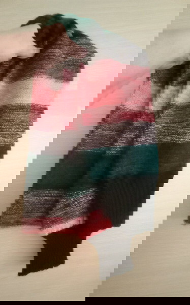 Πλεκτό κασκόλ με "μανίκια" 220 x 20
