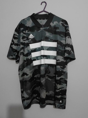 Adidas shirt like new, size L, black and grey