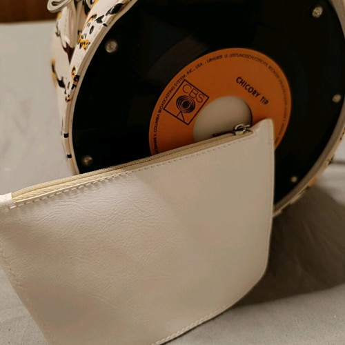 Single bag used with small wallet