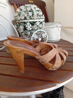 Leather Tampa sandals with wooden platform, like new, size 37