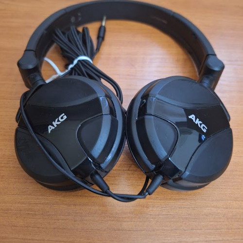 AKG Wired Headphones K518DJ like new without ear pads