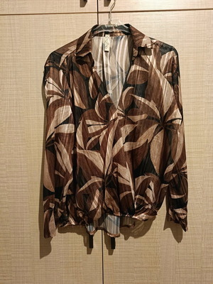 Airy asymmetrical women's shirt like new, black and brown