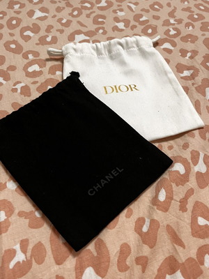 Dusty bags Dior and Chanel ideal for jewels, new