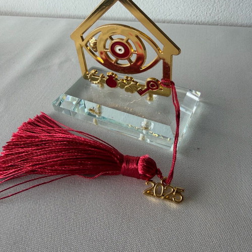 Tabletop house charm in plexiglass like new