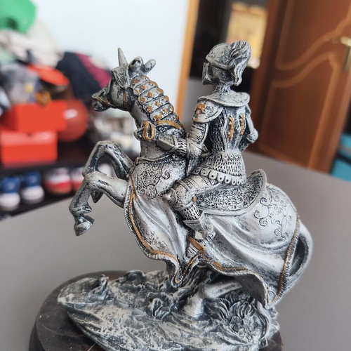 Equestrian Knight Figurine used with full armor and sword