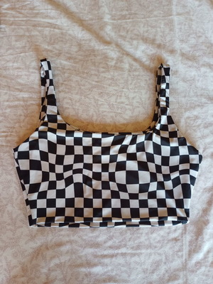 Bershka crop top used, size L, black and white
