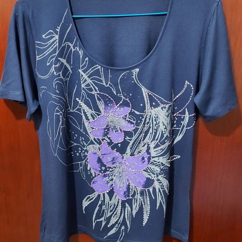 Summer blouse with embroidered beads like new, blue and purple