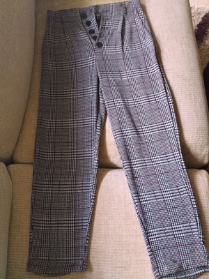 Jennifer plaid black and white pants with burgundy stripe like new, size S