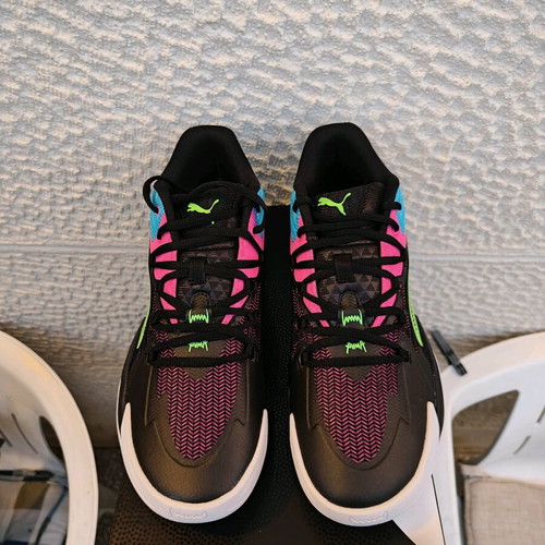 Puma Dagger basketball shoes new, athletic, size 43, black multicolor