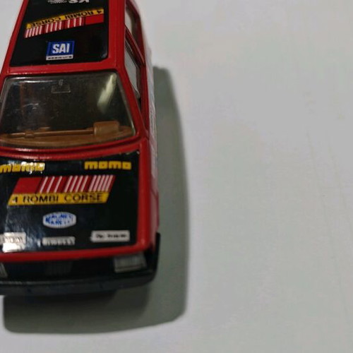 Fiat Uno Burago 1/43 model like new in very good condition