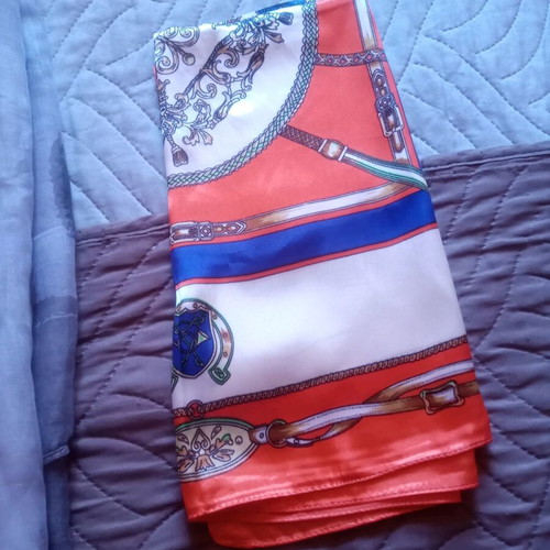Light scarves like new, suitable for all year