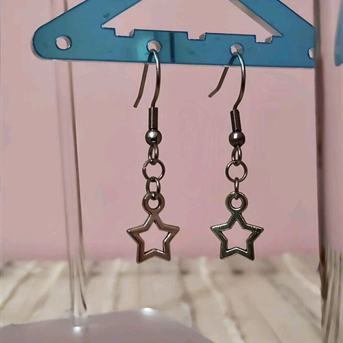 Handmade star earrings new, discreet and elegant