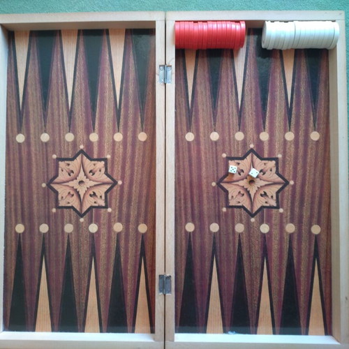 Backgammon café size like new