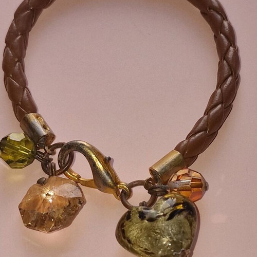 Bracelet in taupe with green stones like new