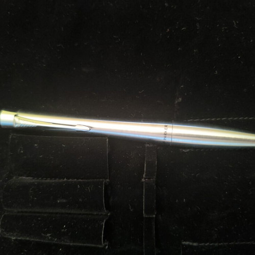 Parker Urban Metro Metallic CT ballpoint pen like new with pouch