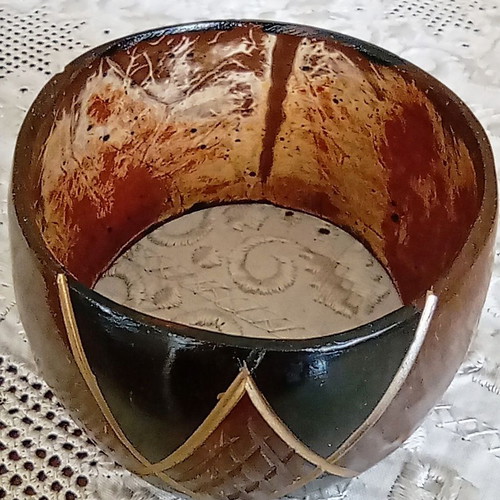 Vintage wide bracelet made of coconut shell, geometric boho style, like new