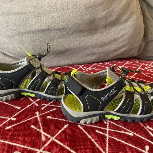 Regatta boys' sandals used size 36 black