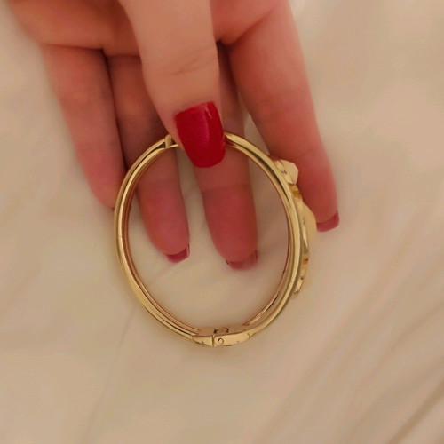 Bracelet with magnetic clasp like new, white and gold