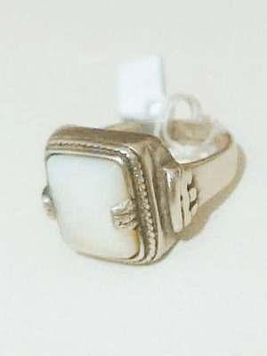 Ancient Greek style handmade ring like new with white chalcedony
