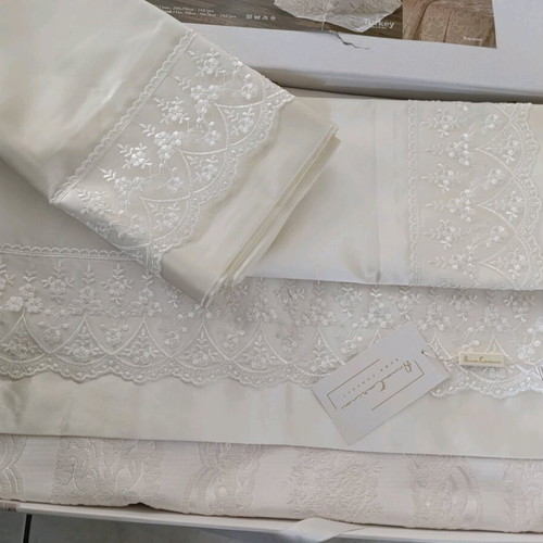 Bridal set embossed design and French lace new