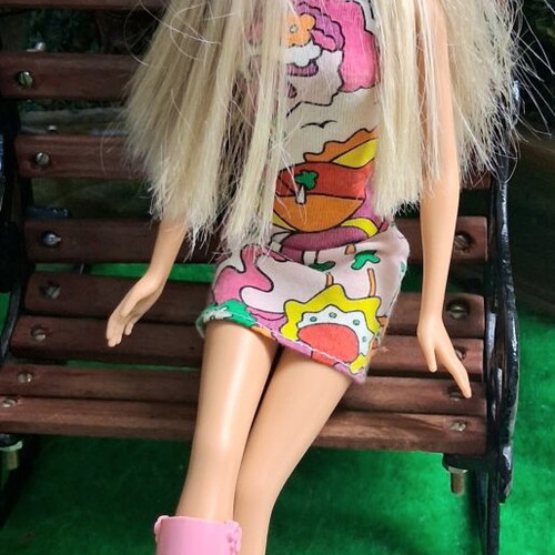 Sunshine Day Barbie from Barbie Boutique series, 2001 Mattel doll