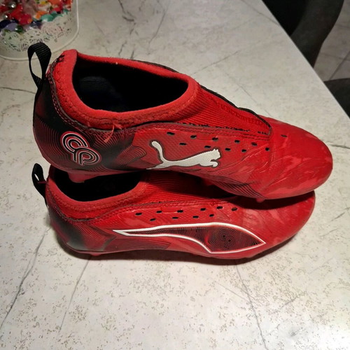 Puma Ultra 6 Christian Pulisic FG/AG Academy football shoes like new, size 35, red