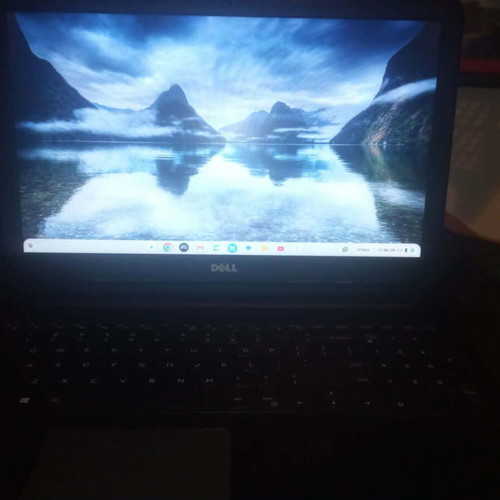 Dell Inspiron 15 Laptop like new, AMD A6, 8GB RAM, Chrome OS