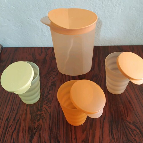 Tupperware jug 1L with 3 cups 330ml new