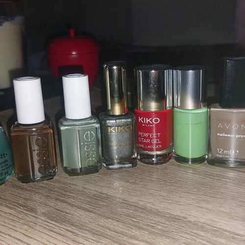 Nail lacquers used, set of 10 with popular brands