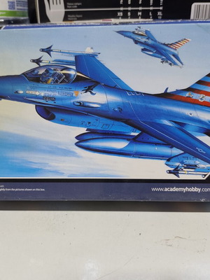 F-16A Model Airplane Academy 1/72 scale, like new, sealed box