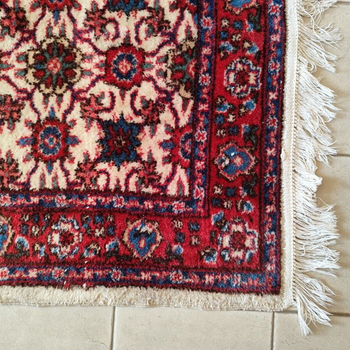 Wool machine-made rug like new 1.50m x 2.50m