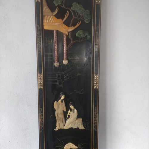 Wall decor panels used with Chinese motifs and natural mother-of-pearl