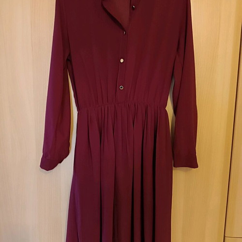 Women's midi dress burgundy like new, size medium