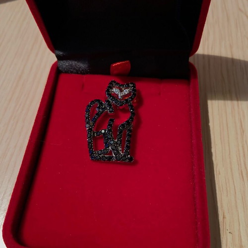 Silver pendant 925 cat shape new, black and white
