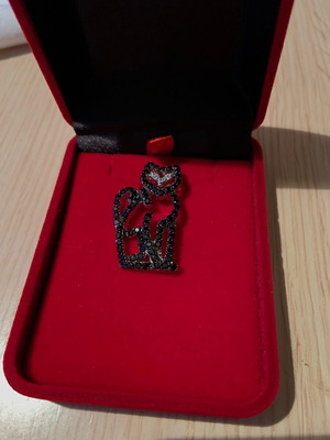 Silver pendant 925 cat shape new, black and white