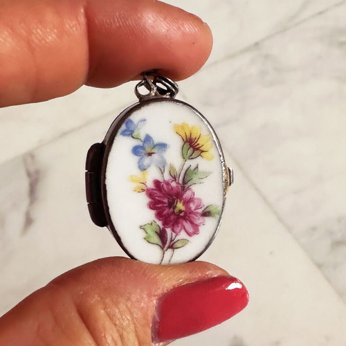 Antique photo locket with hand-painted enamel in vintage box used