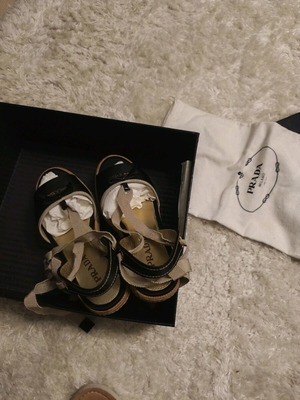 Prada shoes like new, black size 38 sandals platforms