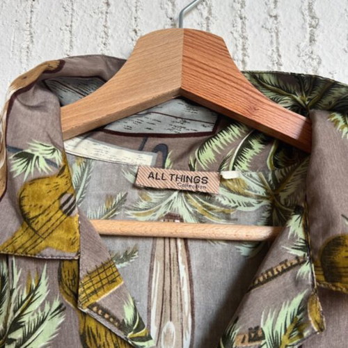 Unisex shirt with surfboards, size M