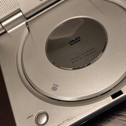 IQ DVD-370TV Portable DVD Player used for spare parts
