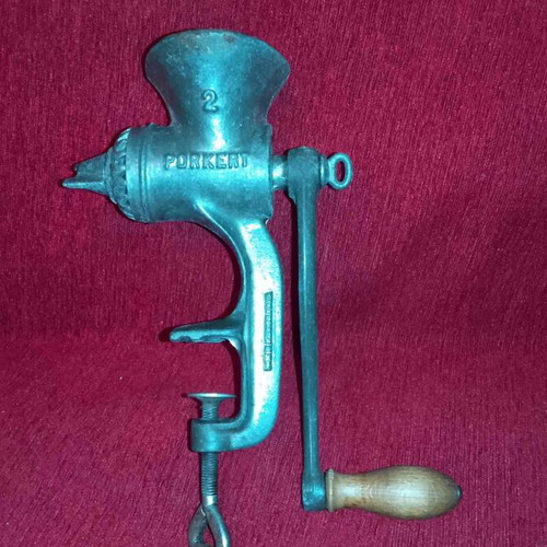 Vintage meat grinder used, collectible and rare, functional 1930-1945