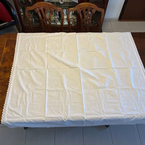 Tablecloth used 130x133cm