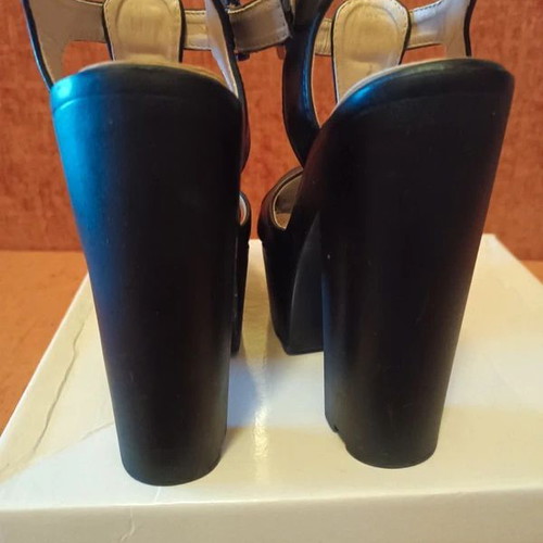 Alta Moda black platform sandals, size 36