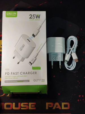 25W PD charger with Lightning cable like new