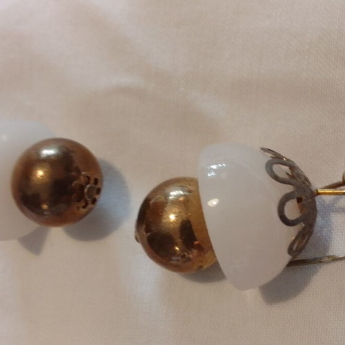 Handmade mushroom-shaped earrings new with bone stone