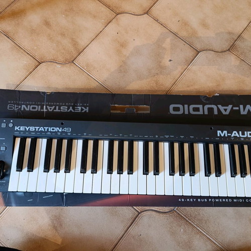 M-Audio Keystation 49 MIDI keyboard like new