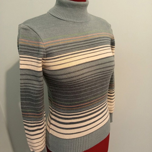 Vintage striped knitted turtleneck sweater like new